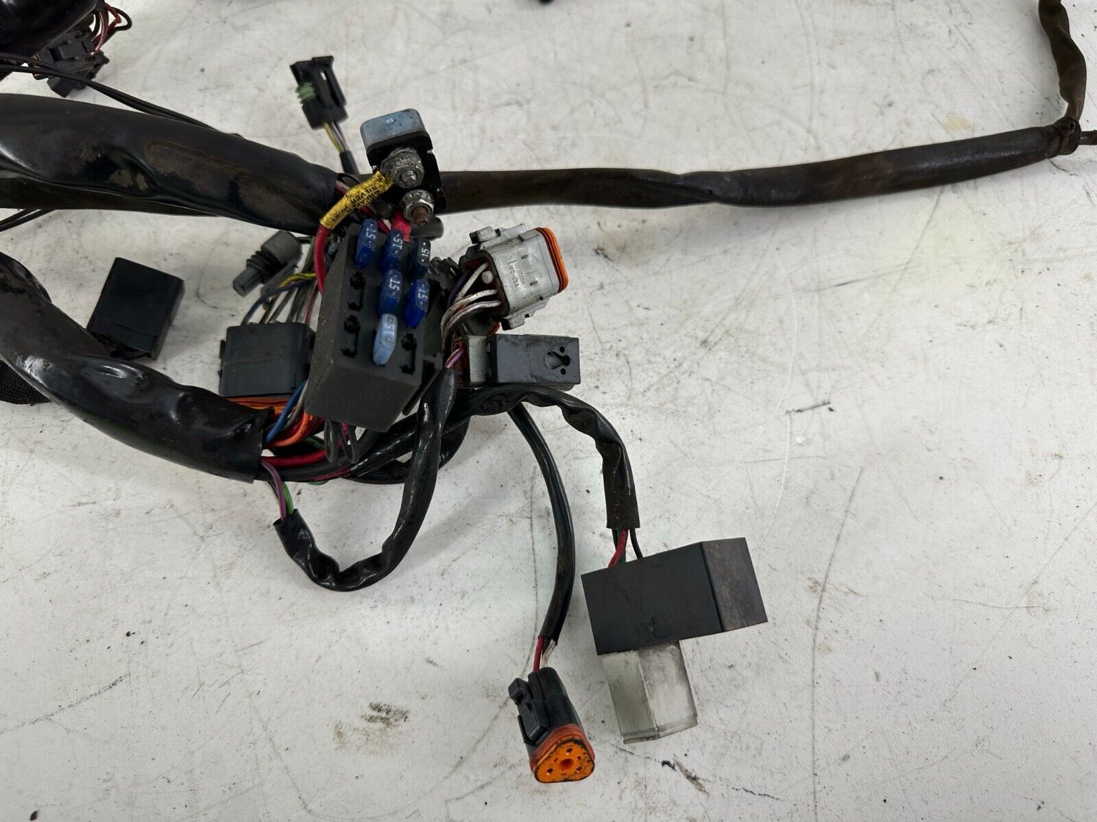 2000 HARLEY DAVIDSON DYNA MAIN WIRING HARNESS LOOM FUSE RELAY