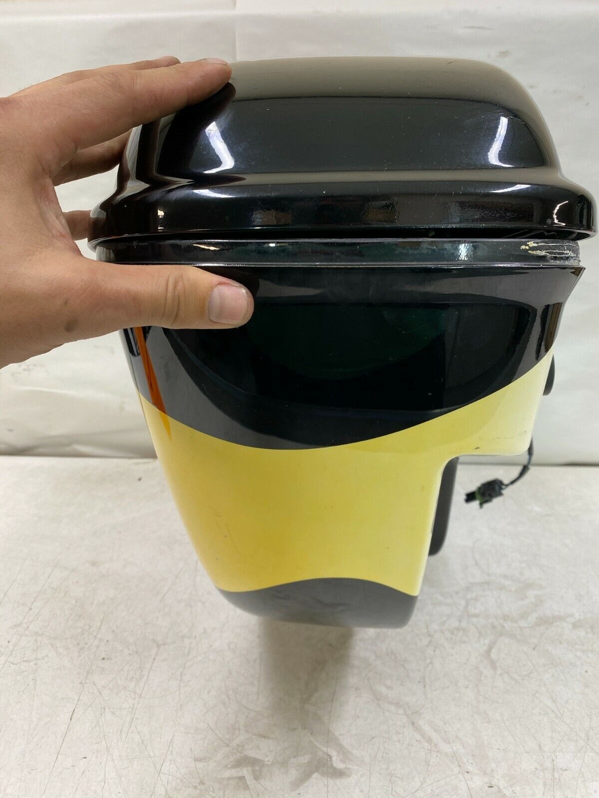 2005 Victory Touring Cruiser Right Saddlebag OEM Factory Hard Bag w/ Turn Signal
