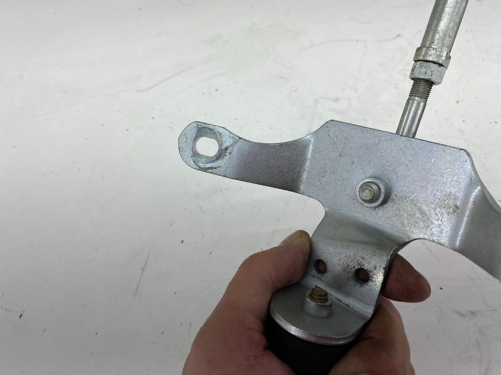 06-17 Harley Davidson Dyna Street Bob Upper Motor Mount Bracket Stay