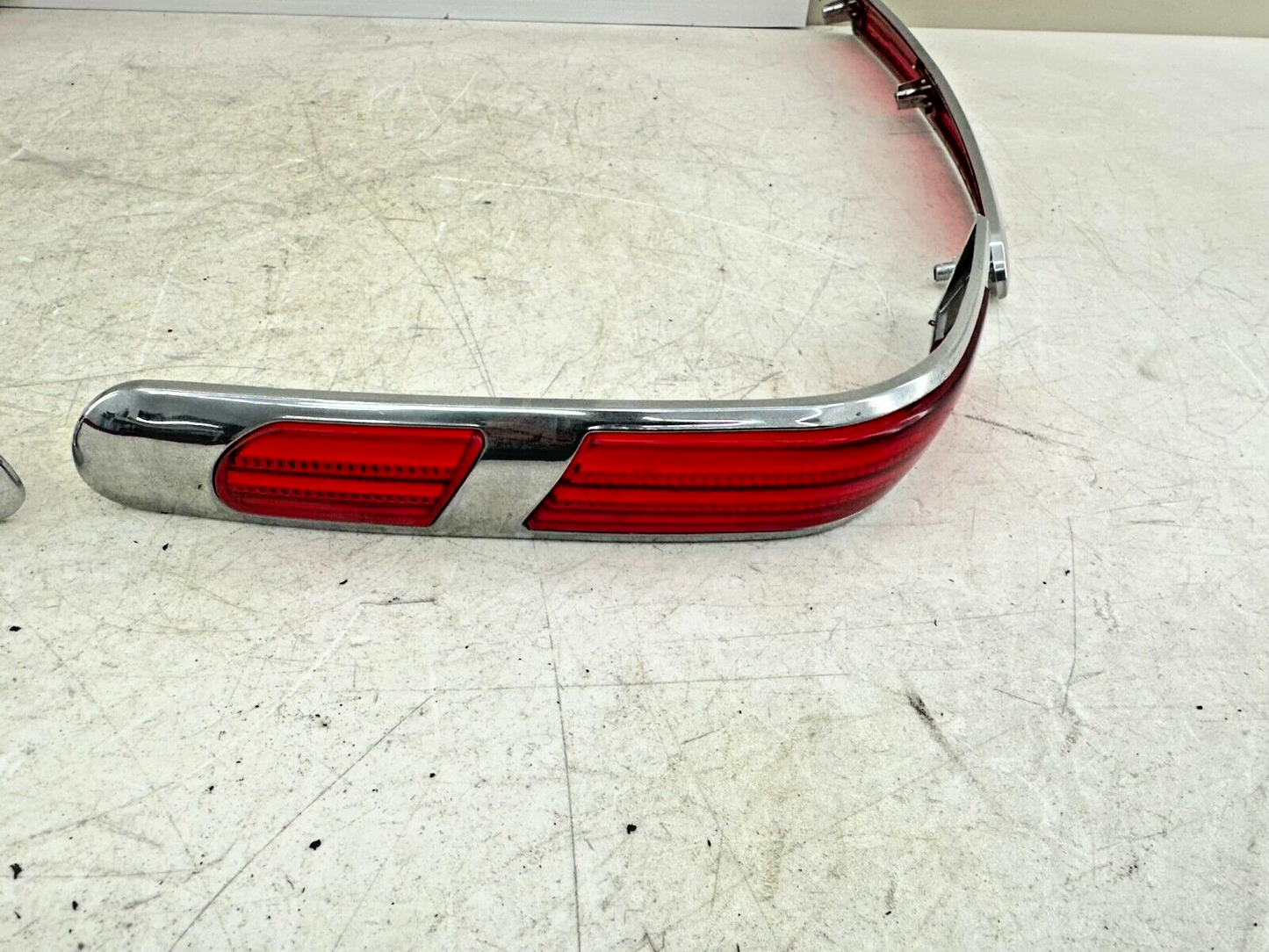 2004 Honda Goldwing GL1800 Kuryakyn Saddlebag LED Light Cover Reflector