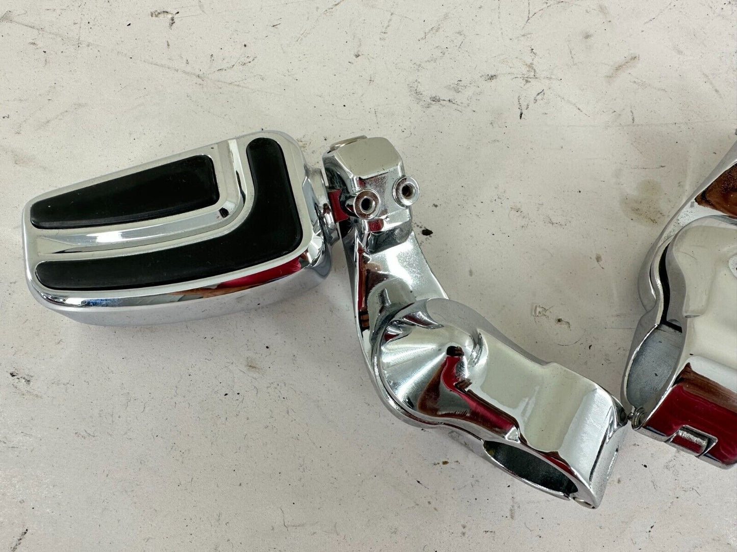 2004 HARLEY ELECTRA GLIDE Air Flow Highway Crash Guard Pegs w/ Mounting Brackets