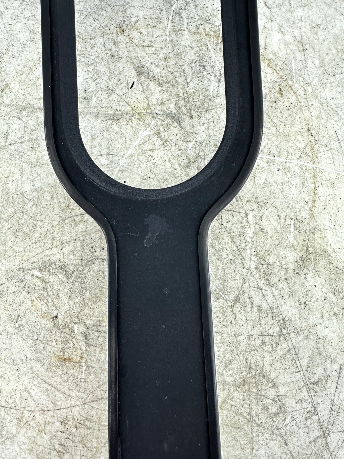 1997 HARLEY DYNA Black Gas Tank Console Trim Bib Speedometer Sorround