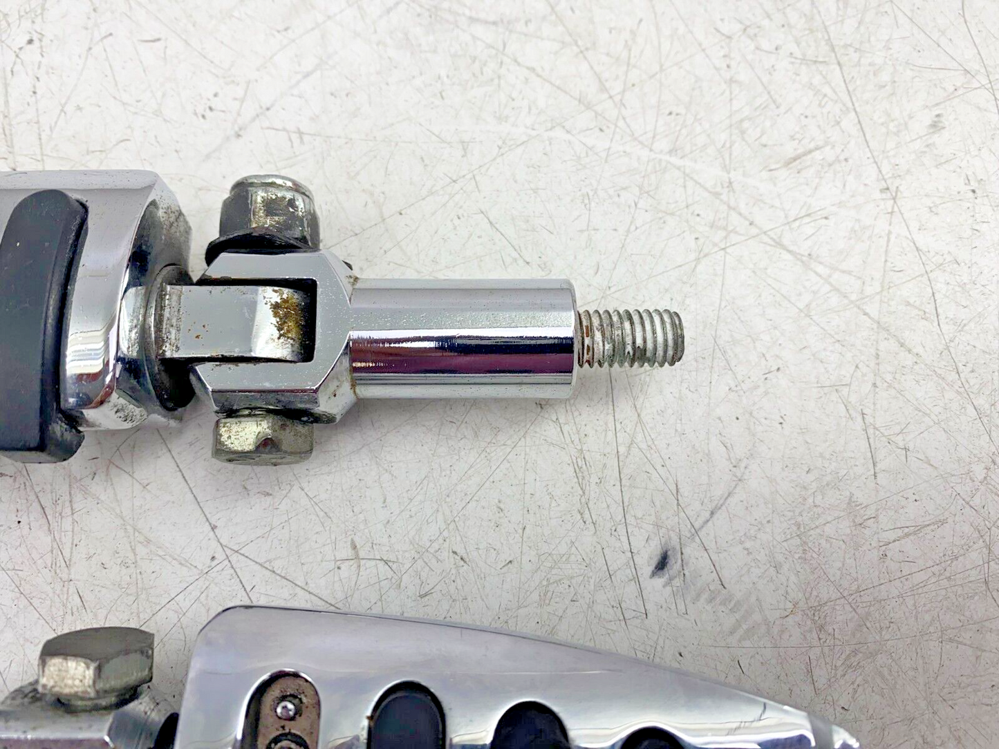 2001 HARLEY SOFTAIL Passenger Foot Pegs & Mounting Brackets