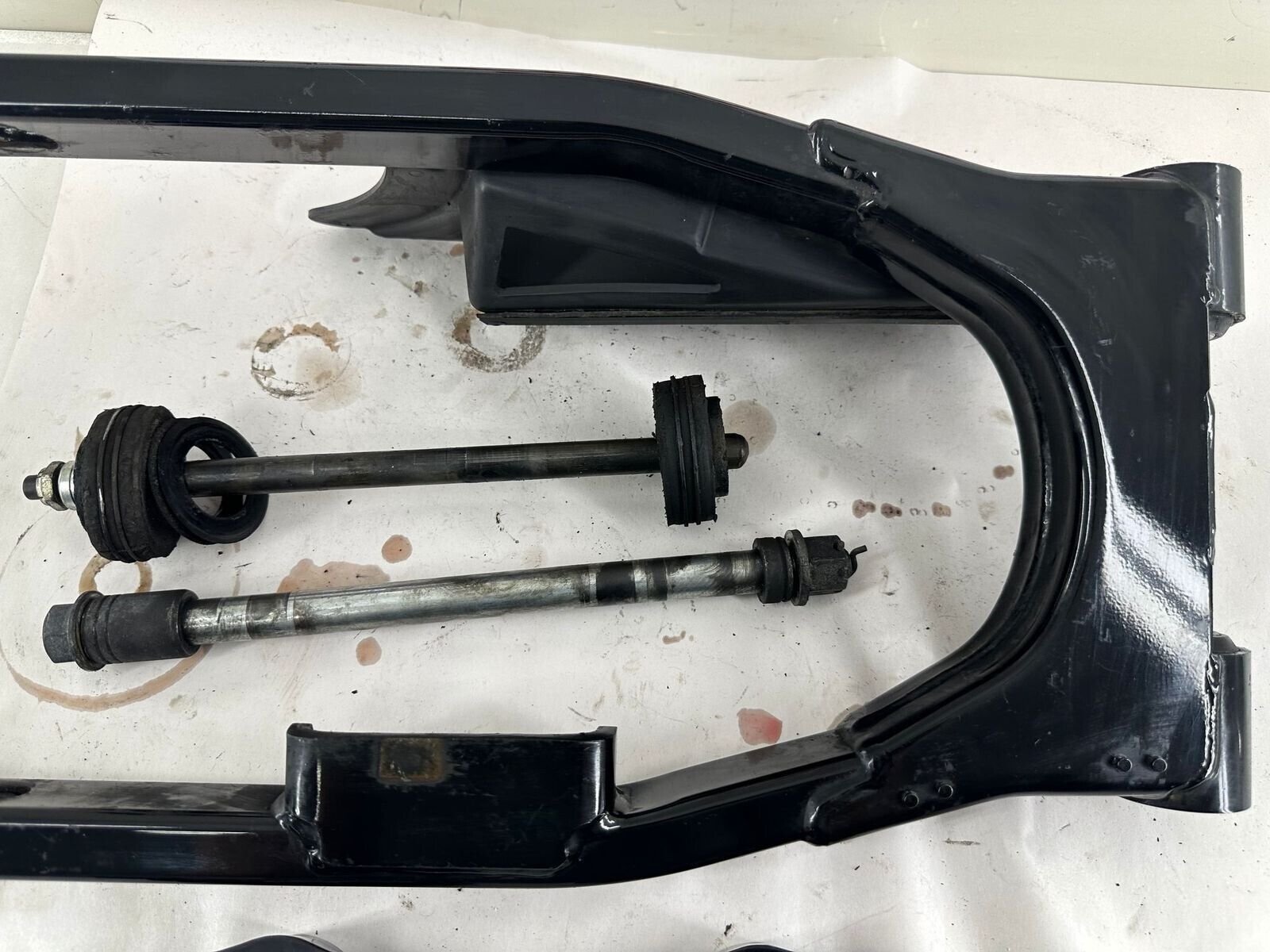 2000 HARLEY FLH ELECTRA GLIDE Swingarm + Bushings + Axle + Trans Bolt