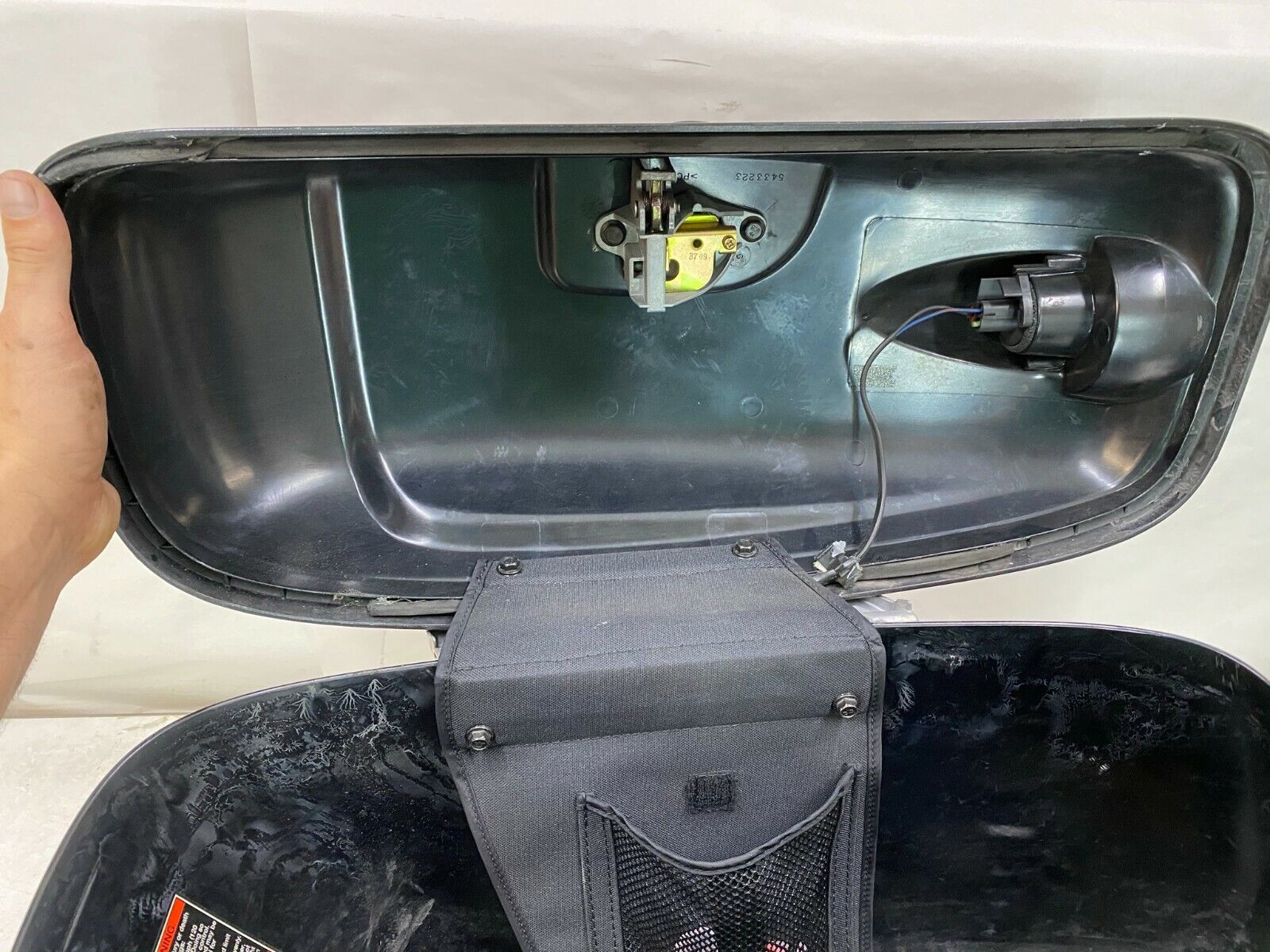 2005 Victory Touring Cruiser Right Saddlebag OEM Factory Hard Bag w/ Turn Signal