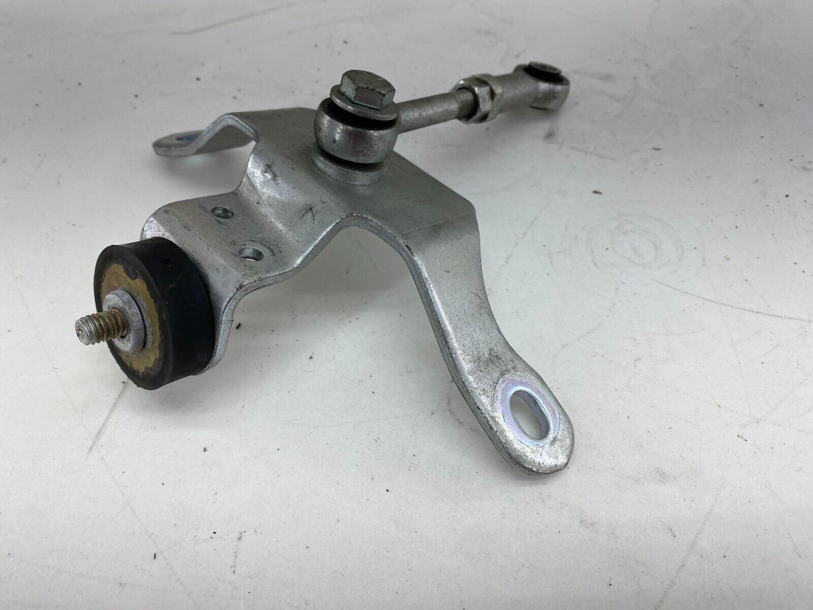 06-17 Harley Davidson Dyna Street Bob Upper Motor Mount Bracket Stay