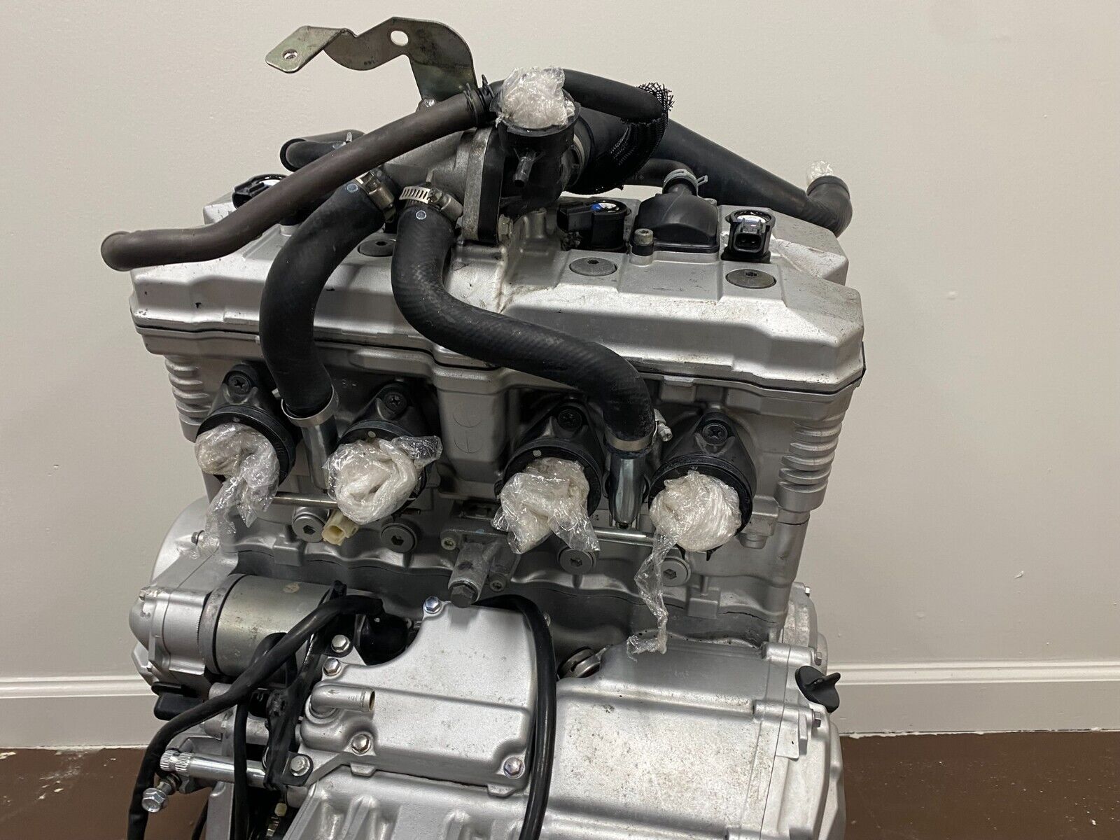 2007 SUZUKI BANDIT 1250 1250S Engine Motor Transmission Gearbox Charging System