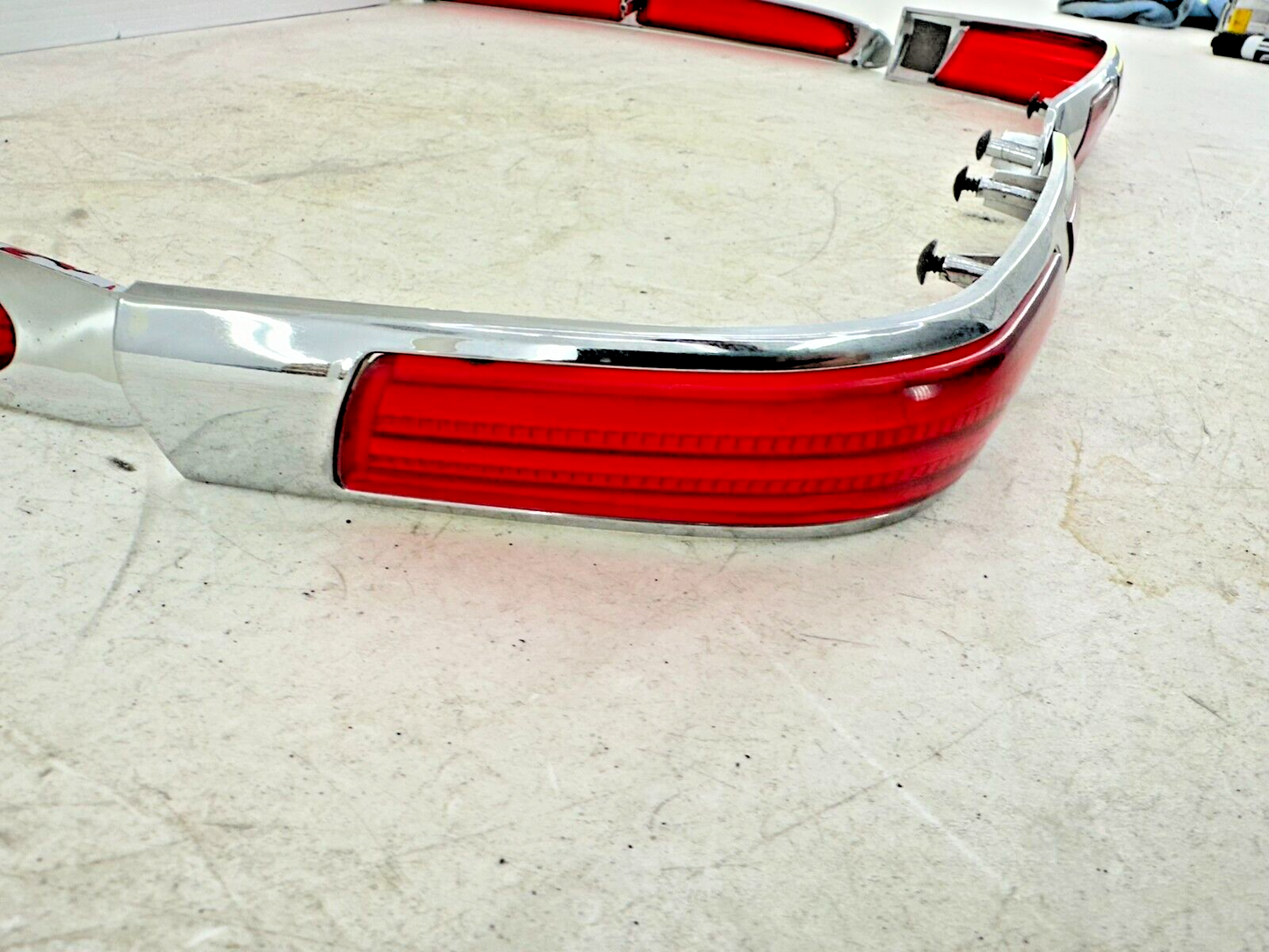 2004 Honda Goldwing GL1800 Kuryakyn Saddlebag LED Light Cover Reflector