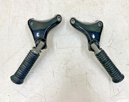 2006 HARLEY DAVIDSON SPORTSTER Passenger Foot Pegs w/ Mounting Brackets