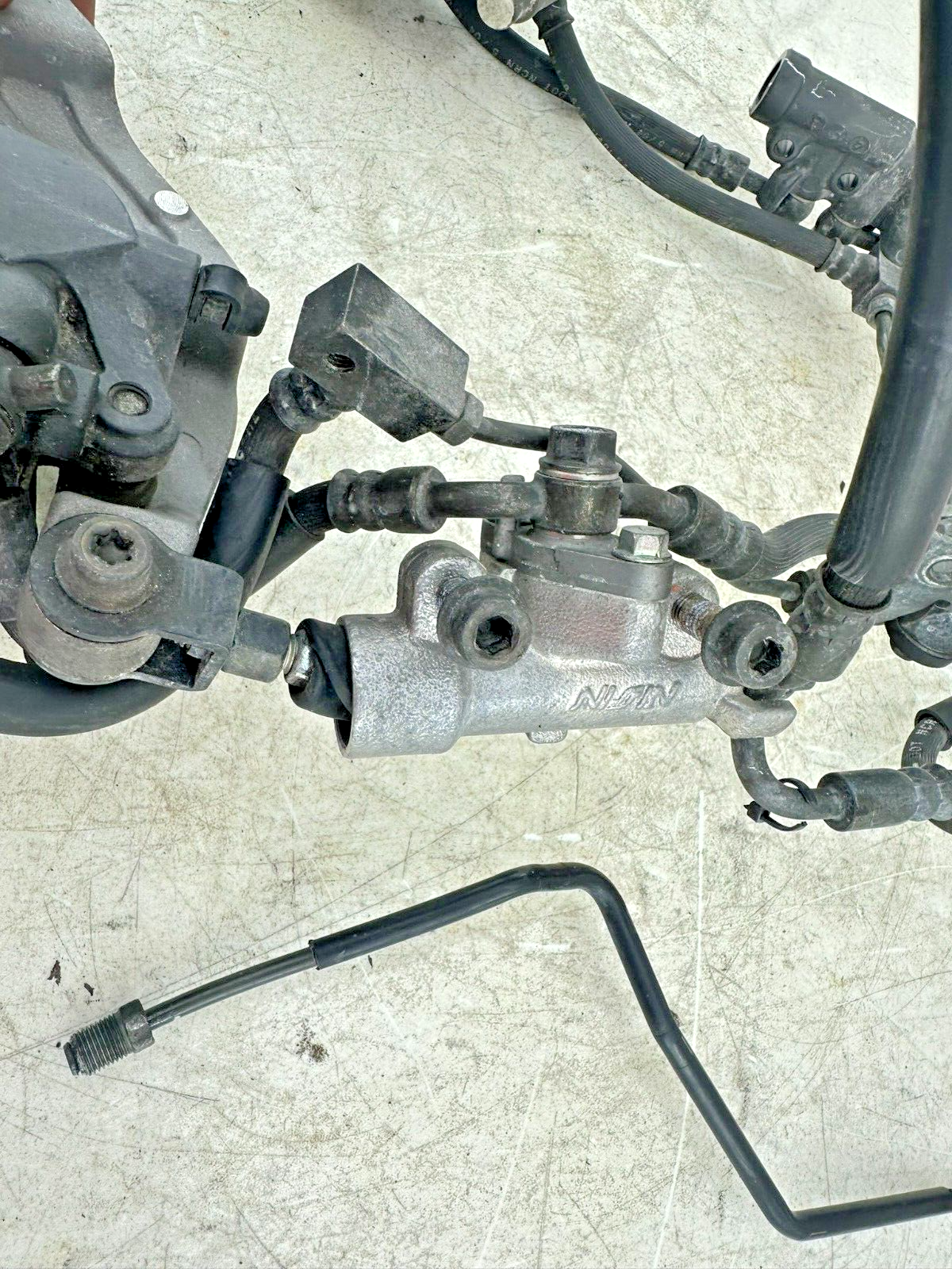 2004 Honda Goldwing GL1800 Front Right Left Brake Caliper + Hoses