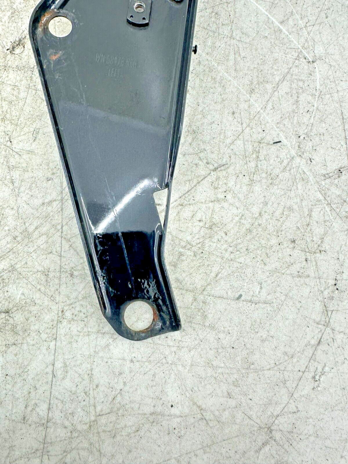 2007 Harley Electra Glide CVO Main Batwing Fairing Mounting Bracket Frame