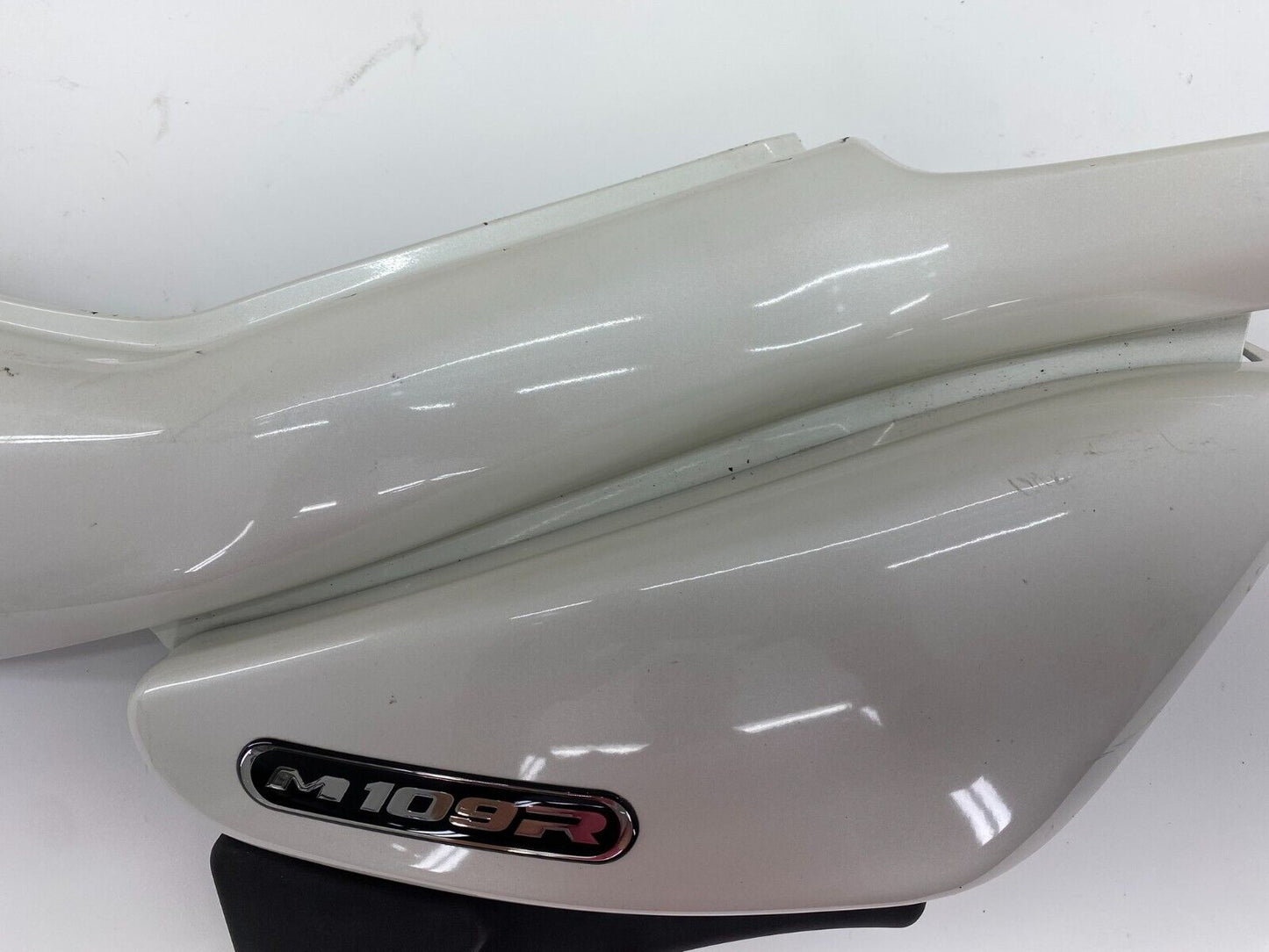 06-17 SUZUKI BOULEVARD M109R VZR1800 Right Side Cover Fairing Cowl