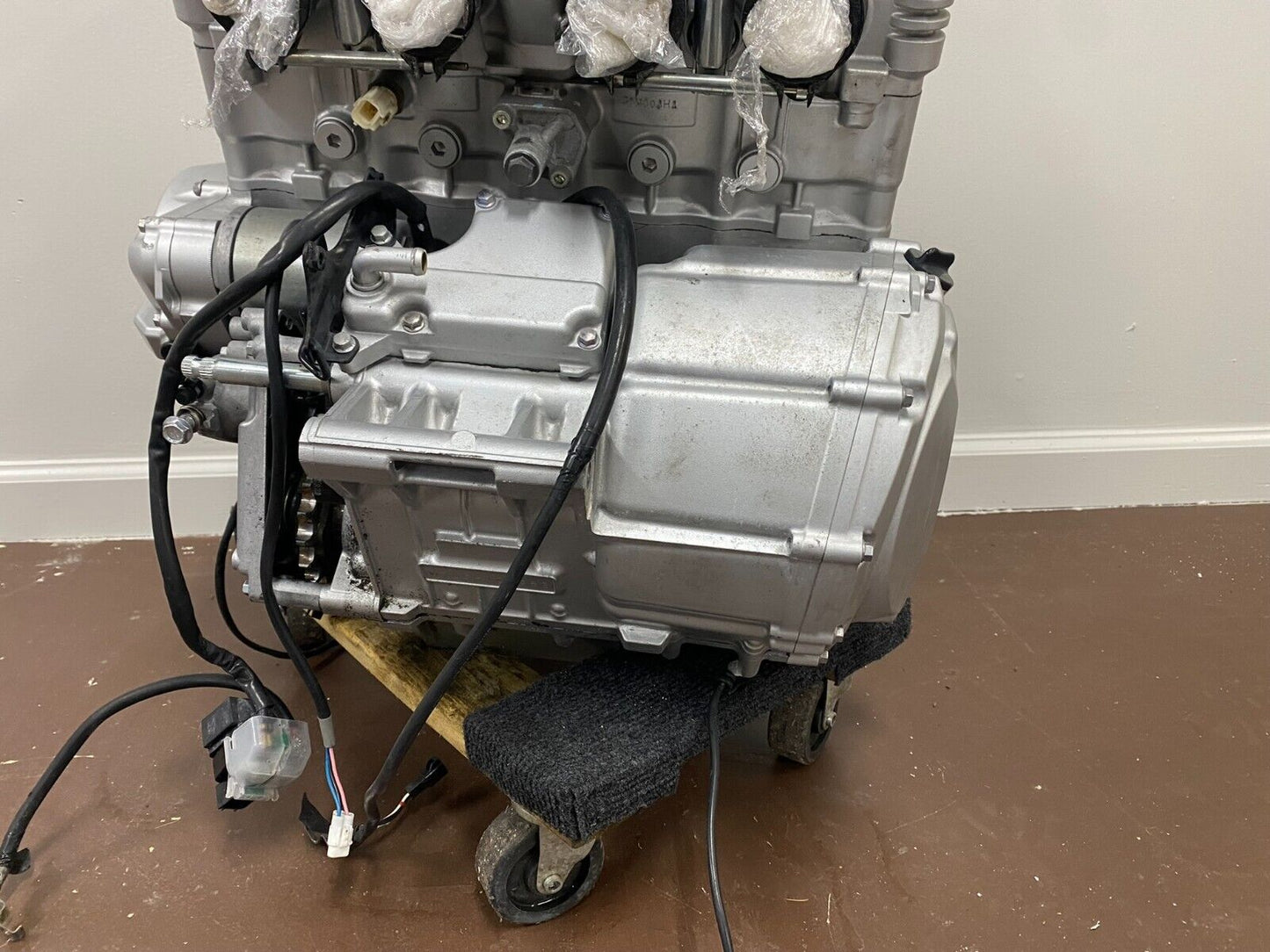 2007 SUZUKI BANDIT 1250 1250S Engine Motor Transmission Gearbox Charging System