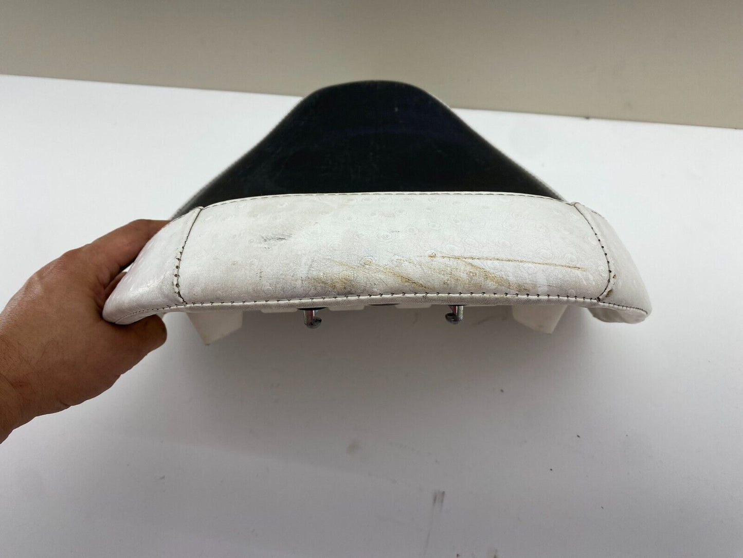 06-17 SUZUKI BOULEVARD M109R VZR1800 Front Drivers Seat Saddle White Black