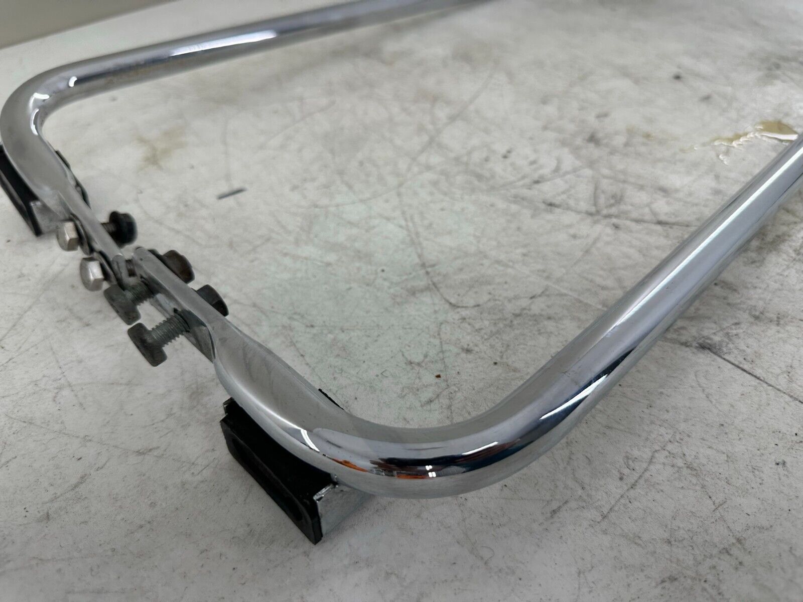 2005 HARLEY FLH ROADKING Saddlebag Lower Chrome Trim Exhaust Mounting Bracket