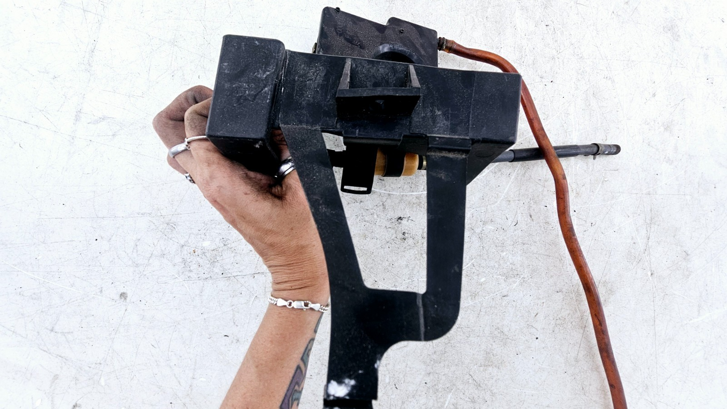 1993 HONDA GOLDWING GL1500 Fuel Gas Petrol Tank Petcock Valve + Filter Tray