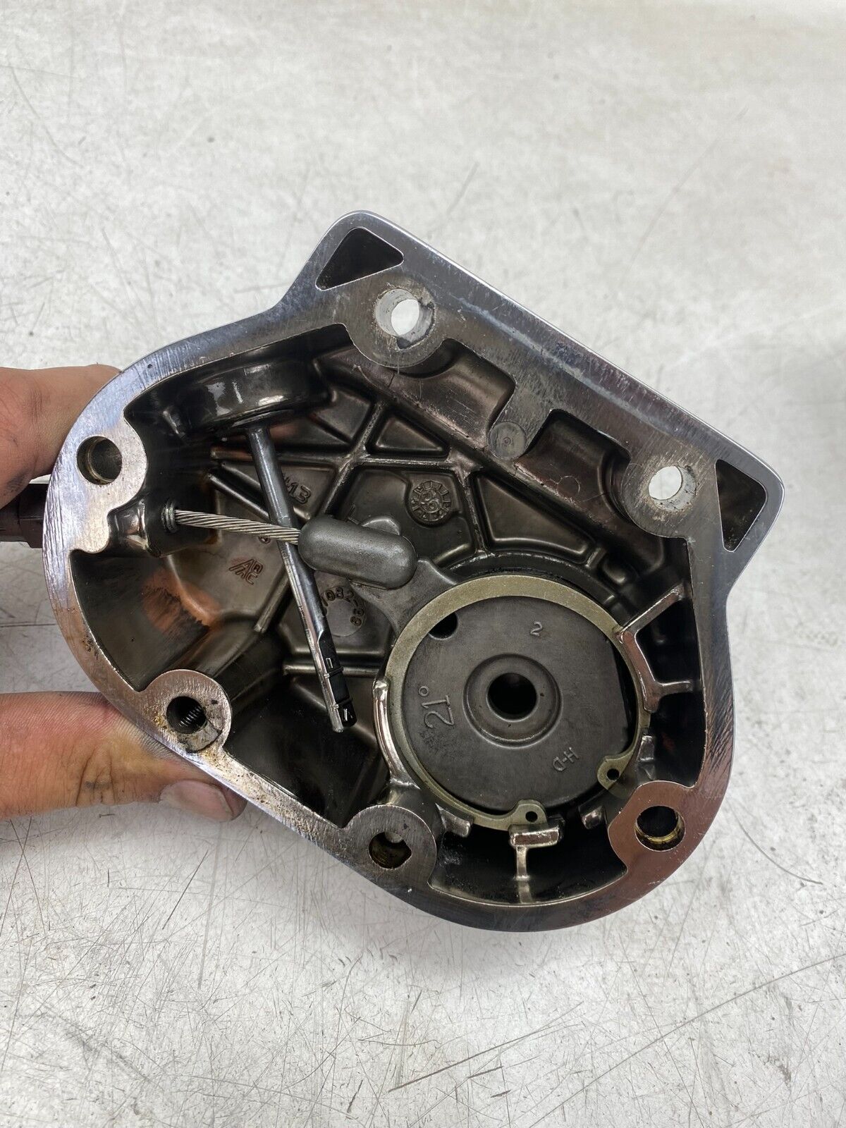 2000 HARLEY DAVIDSON FLH ROADKING TRANSMISSION GEARBOX CLUTCH CABLE COVER