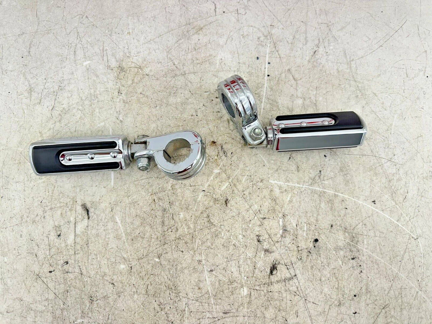 2007 Harley Electra Glide CVO Chrome Airflow Highway Crash Bar Pegs Foot Rest