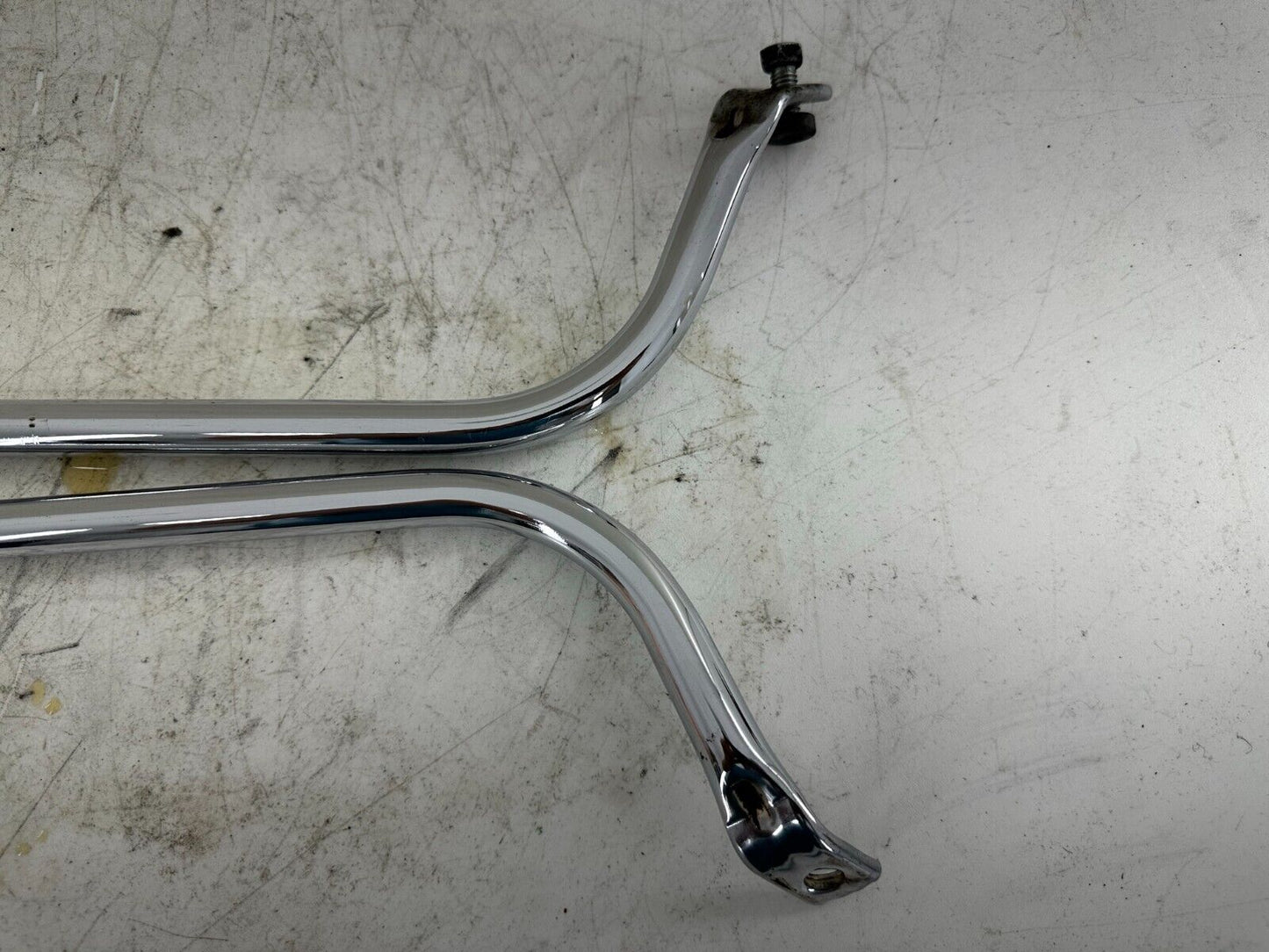2005 HARLEY FLH ROADKING Saddlebag Lower Chrome Trim Exhaust Mounting Bracket