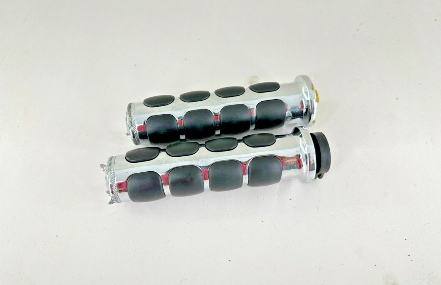 2001-2010 Honda Goldwing GL1800 1800 Kuryakyn Chrome Rubber ISO Grips