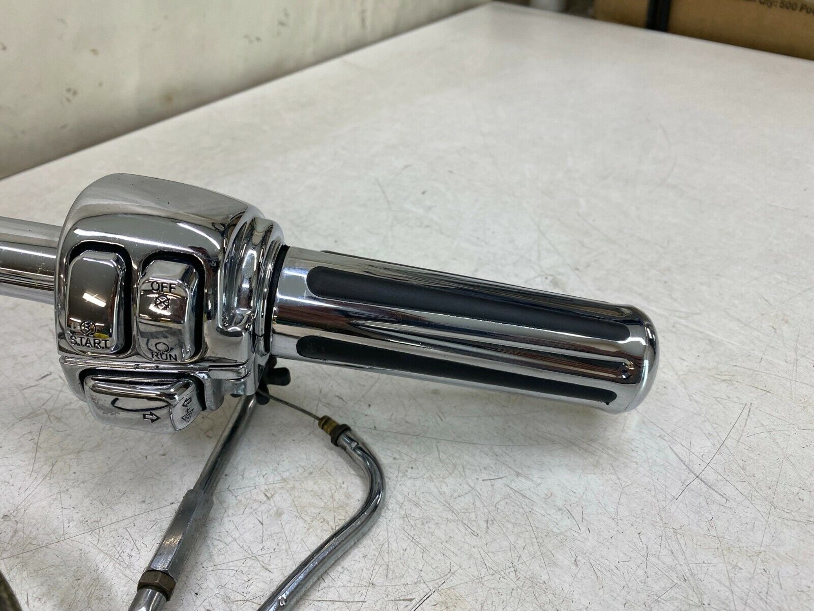 2000 HARLEY DAVIDSON DYNA CHROME HANDLEBARS SWITCH HOUSING BUTTON THROTTLE CABLE