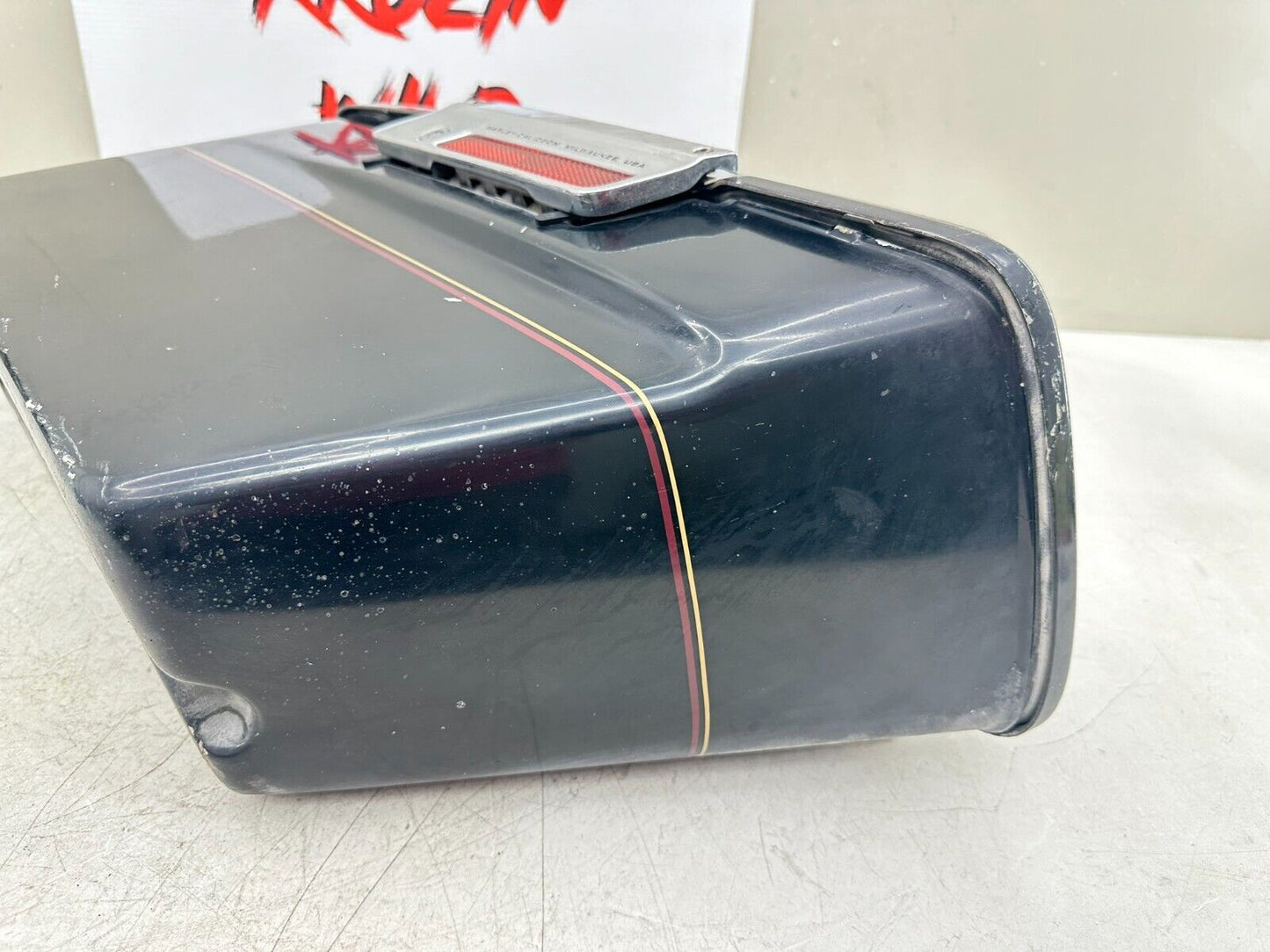 1999 HARLEY FLH ELECTRA GLIDE OEM HD Right Saddlebag Case + Lid Black