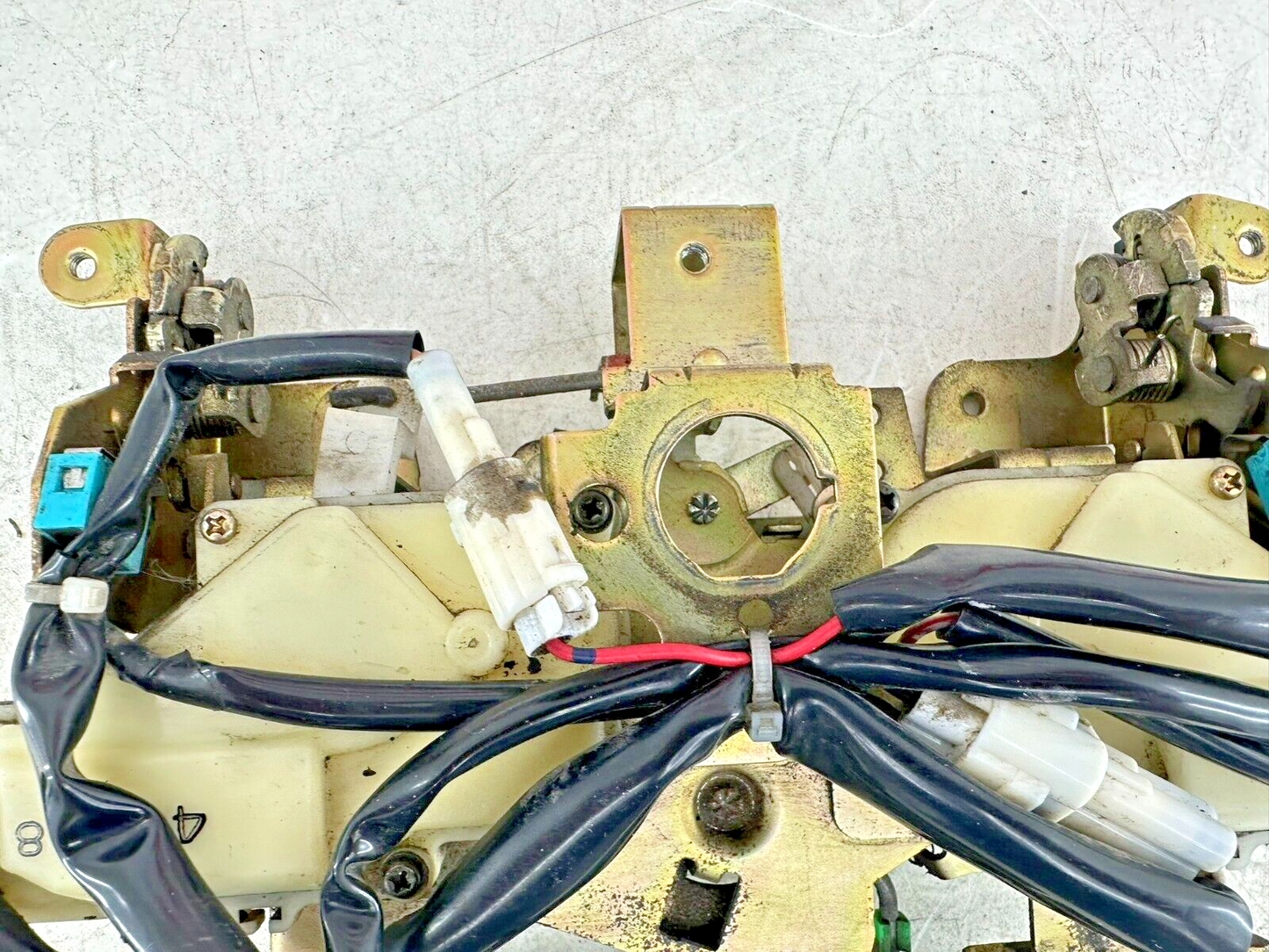 2004 Honda Goldwing GL1800 Trunk Saddle Bag Auto Lock Release Levers