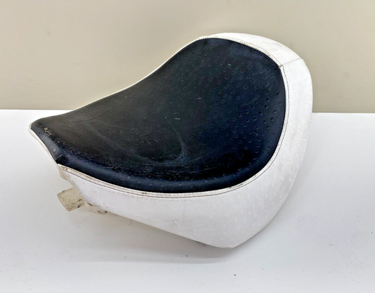 06-17 SUZUKI BOULEVARD M109R VZR1800 Front Drivers Seat Saddle White Black