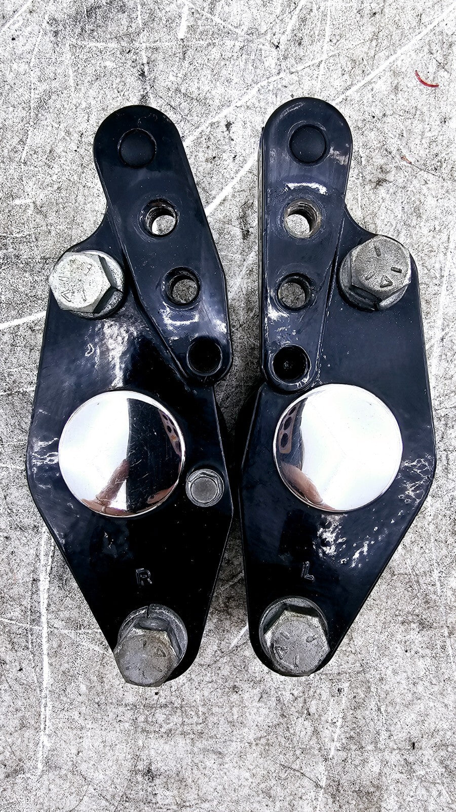 1994 HARLEY FLH ELECTRA GLIDE Swingarm Caps Passenger Floorboard Mounting Cap