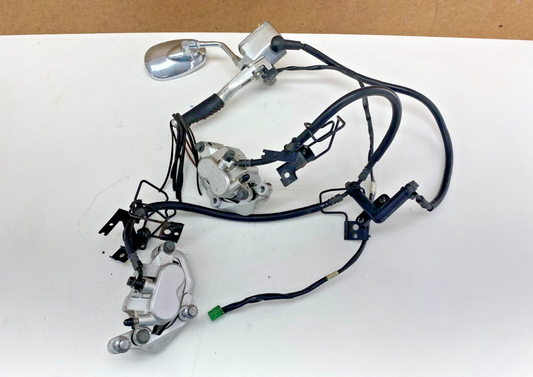 2005 YAMAHA ROYAL STAR 1300 Tour Deluxe Front Brake Master Cylinder Caliper Hose