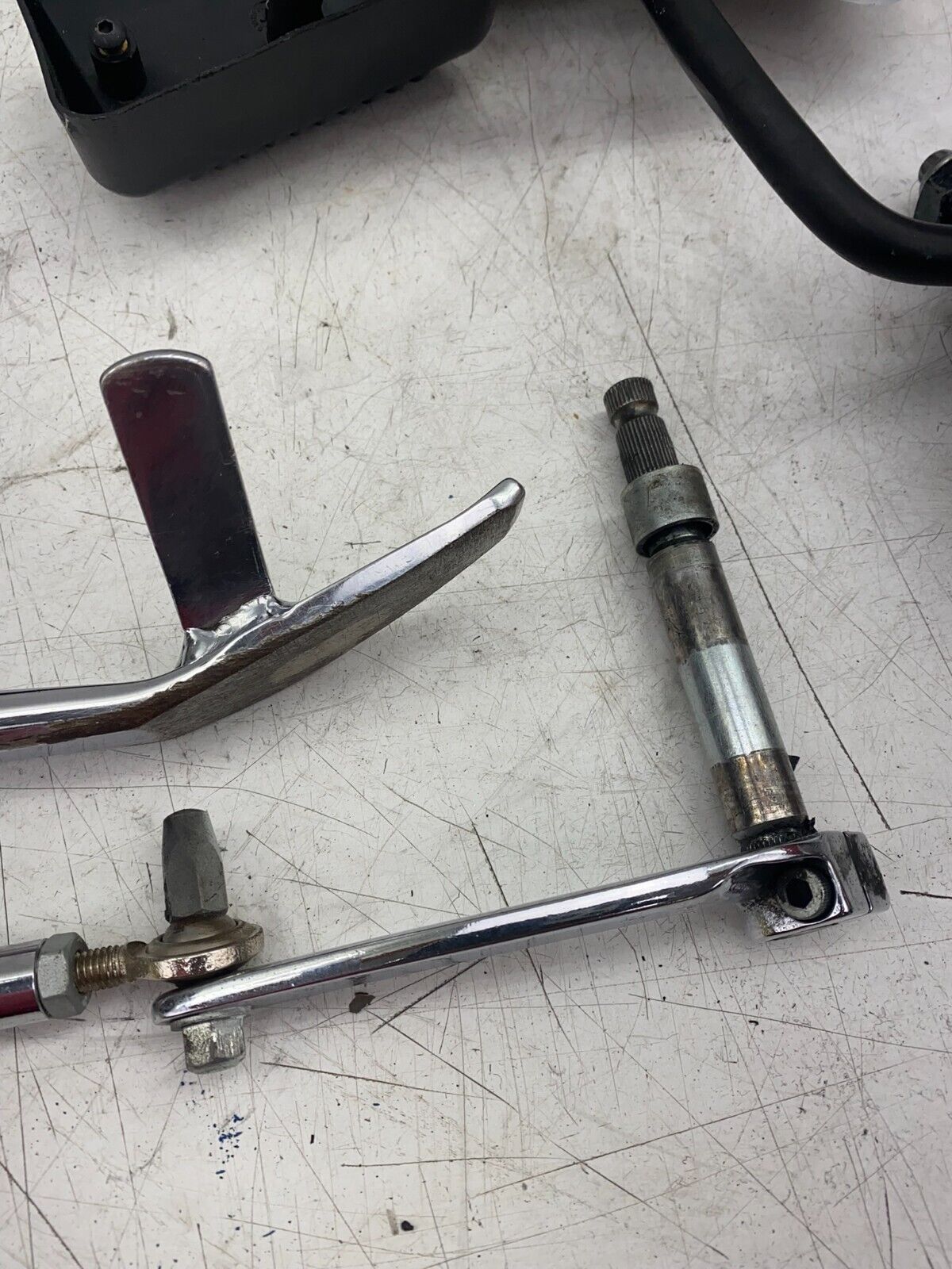 1998 HARLEY DAVIDSON FLH ROADKING Driver Floorboards Shift Lever Brake Pedal