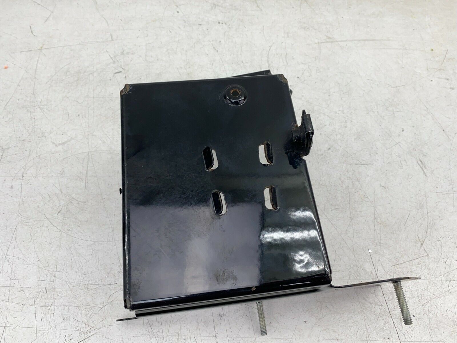 2003 HARLEY DAVIDSON FLH ROADKING CVO Battery Tray Bracket