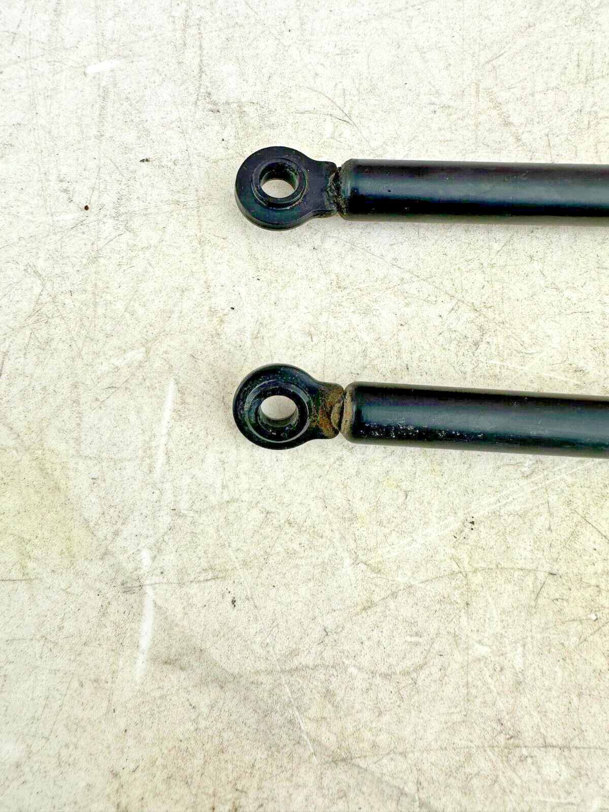 2004 Honda Goldwing GL1800 Saddlebag Door Lid Shock Strut