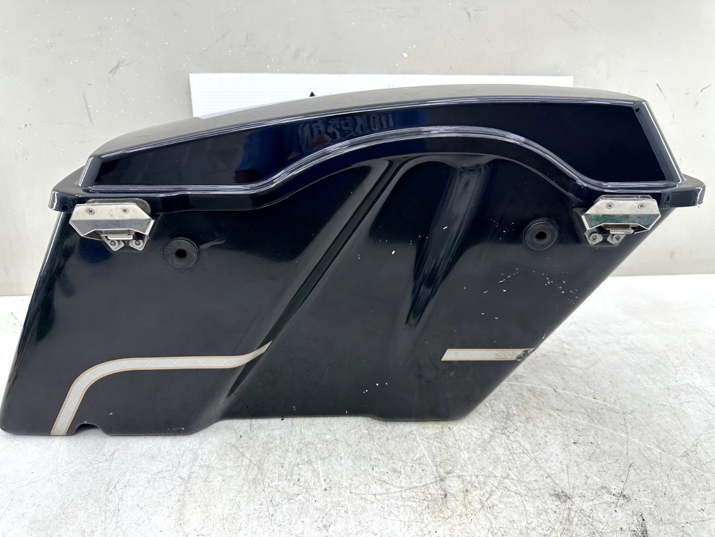 2003 HARLEY ELECTRA GLIDE classic Left OEM HD Hard Saddlebag Base Lid Latch