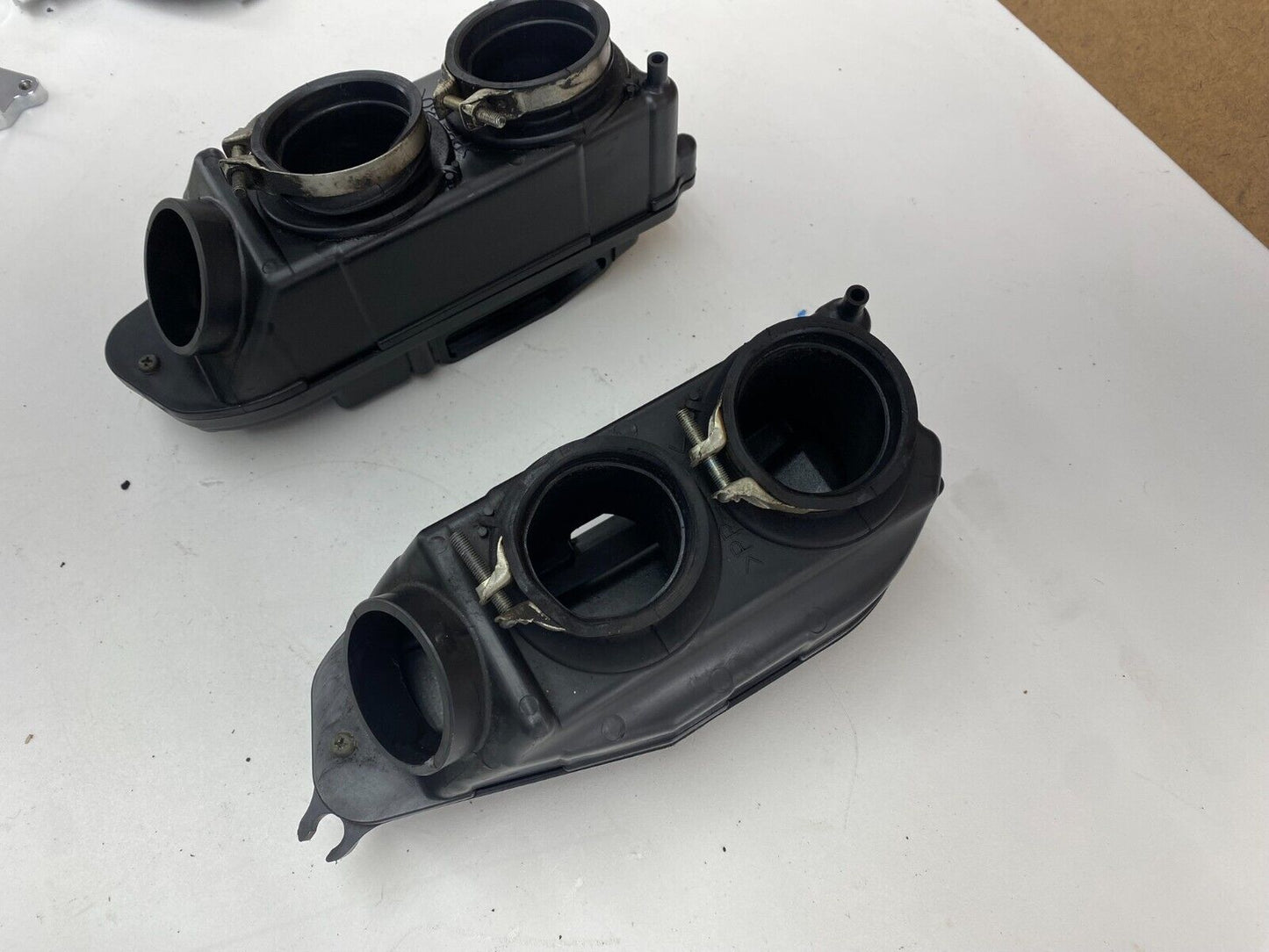 2005 YAMAHA ROYAL STAR 1300 XVZ1300CT Tour Deluxe Air Filter Ducts Boot