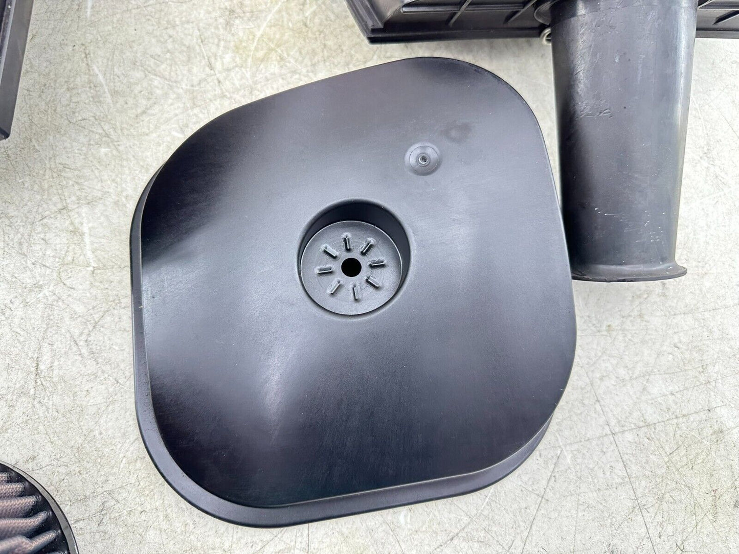 2003 Harley Davidson V Rod VRSCA Air Intake K&N Filter Cleaner Box Housing Cover