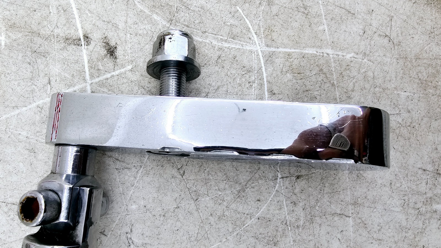 1988 HARLEY SOFTAIL Passenger Chrome Left Right Footpegs Footrest Bracket