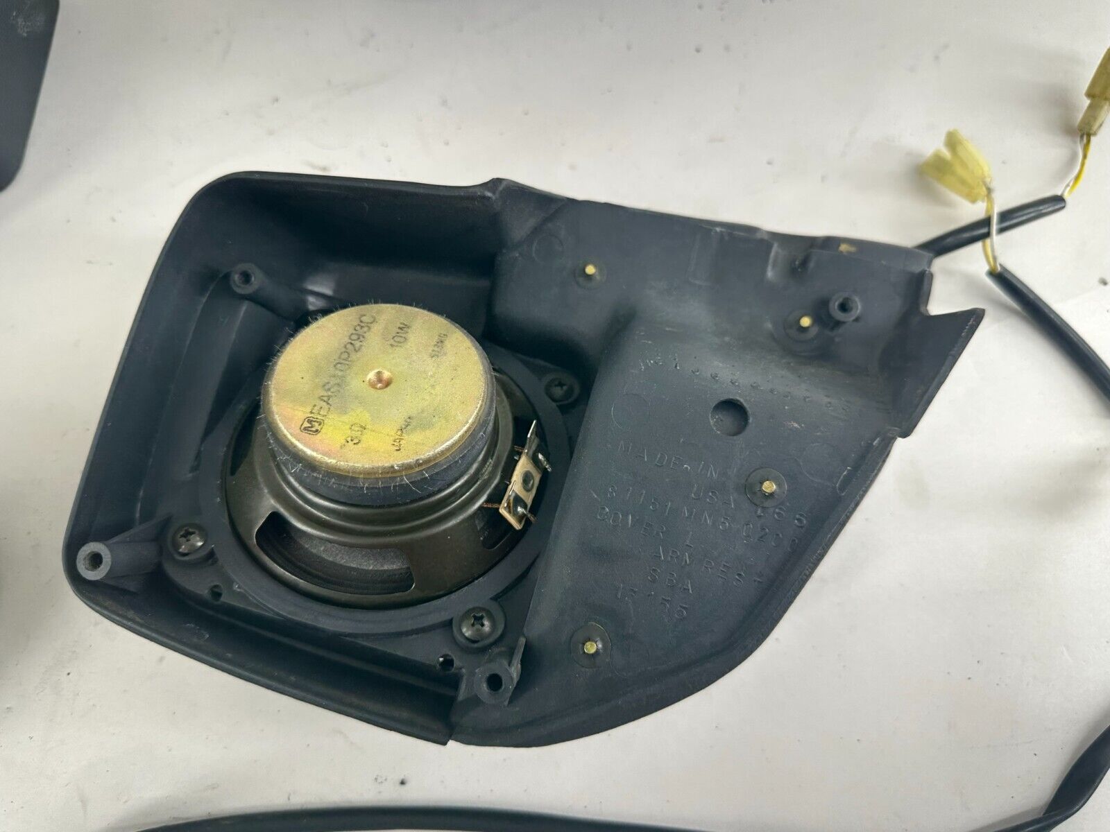 88-00 HONDA GOLDWING GL1500 PASSENGER ARMREST SPEAKER BOX w/ WIRING