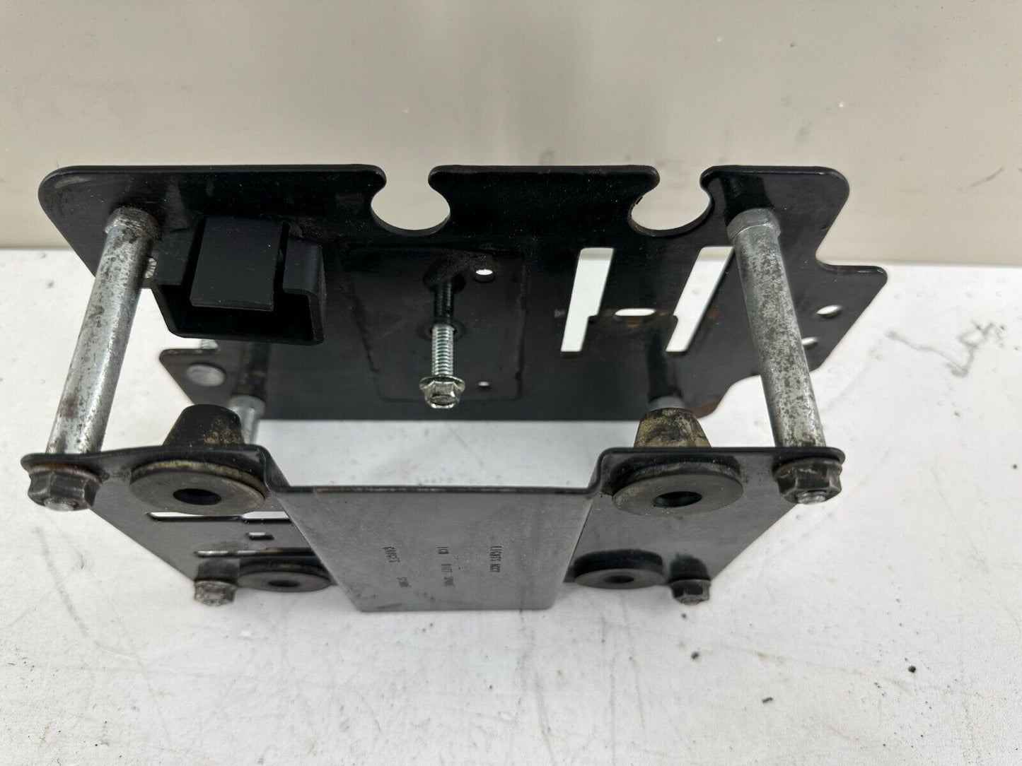 2000 HARLEY DAVIDSON DYNA LEFT SIDE FUSE BOX BLOCK FRAME HOUSING