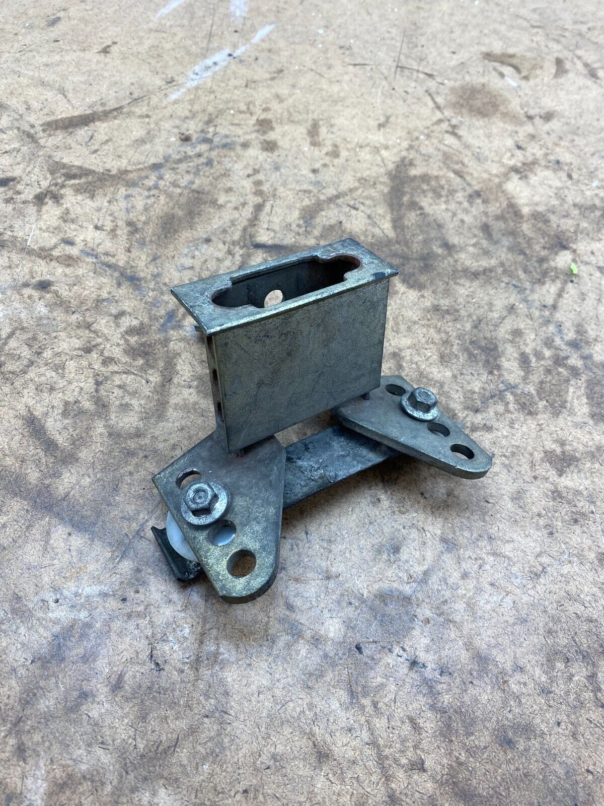 2001 HARLEY DAVIDSON FLH ELECTRA GLIDE Driver Backrest Mounting Bracket Stay