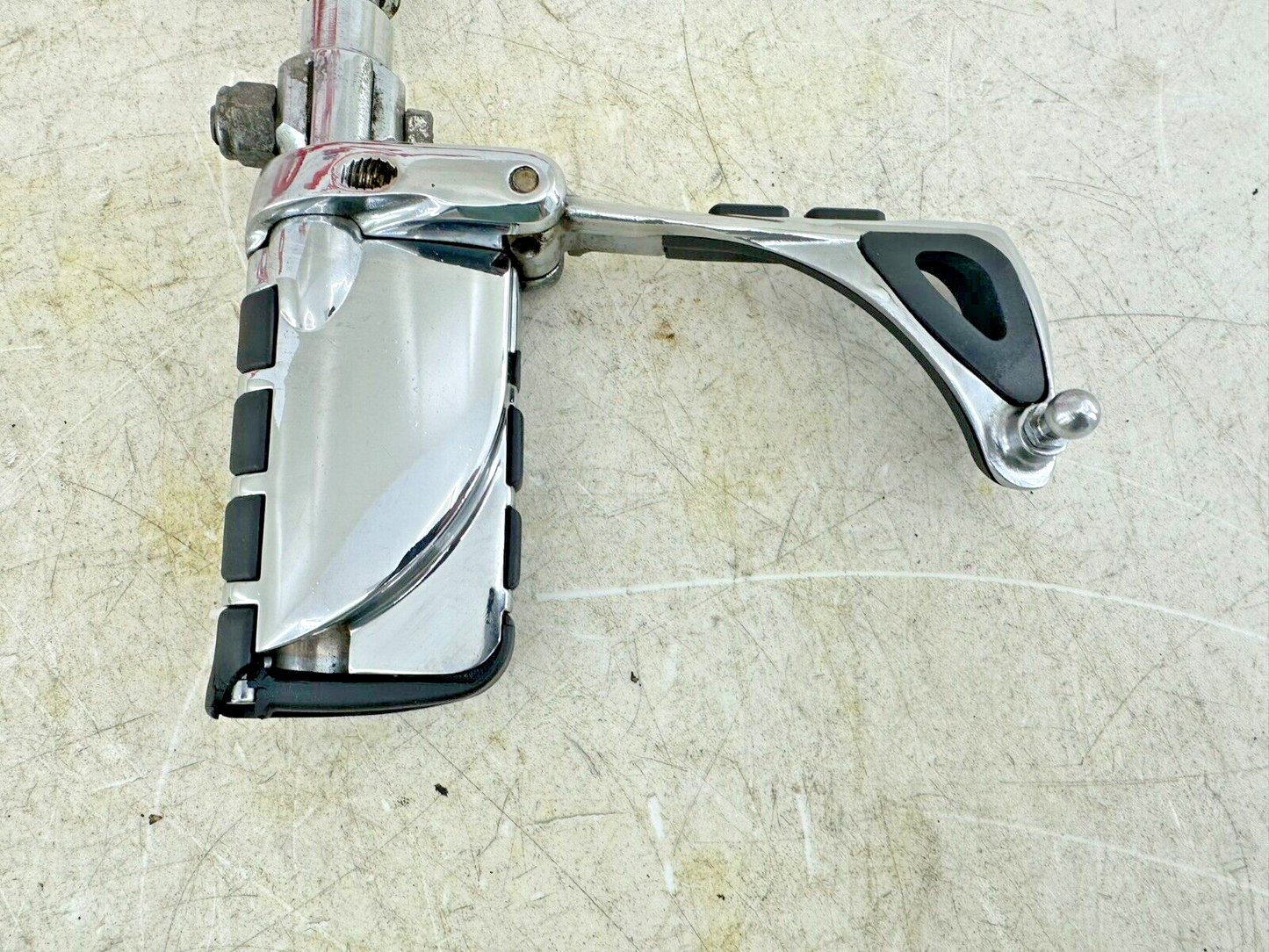 1999 HARLEY SOFTAIL Chrome Kuryakyn Transformer Footpegs + MTG Bracket