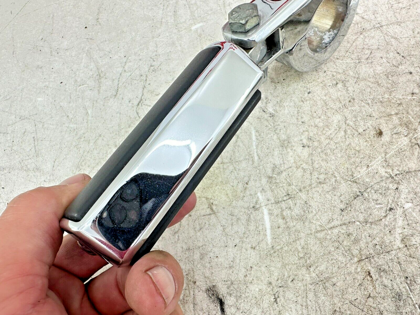 2007 Harley Electra Glide CVO Chrome Airflow Highway Crash Bar Pegs Foot Rest