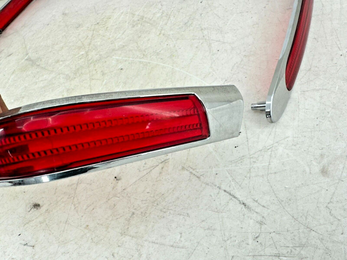 2004 Honda Goldwing GL1800 Kuryakyn Saddlebag LED Light Cover Reflector