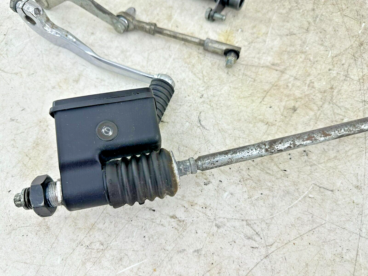 2002 HARLEY DYNA LOW RIDER OEM HD Mid Controls Shift Lever Brake Pedal + Linkage