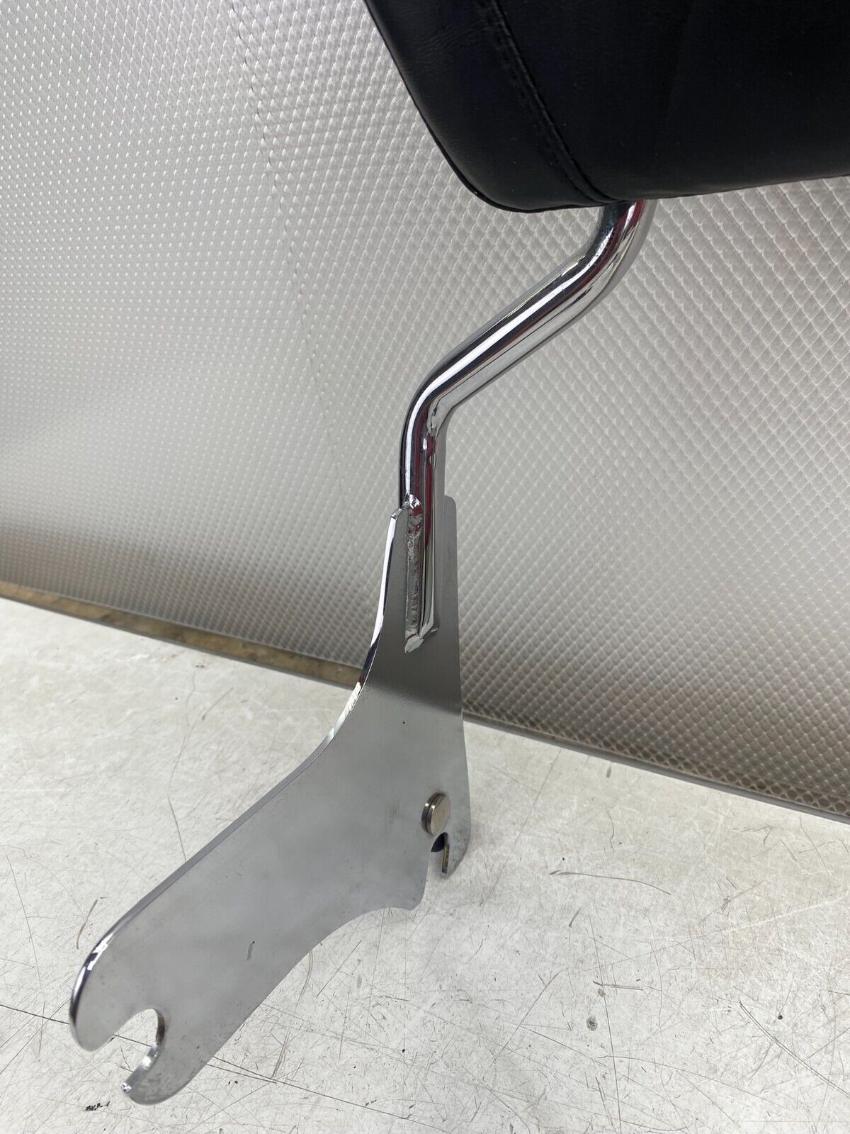 1998 HARLEY DAVIDSON FLH ROADKING QUICK RELEASE PASSENGER BACKREST SISSYBAR