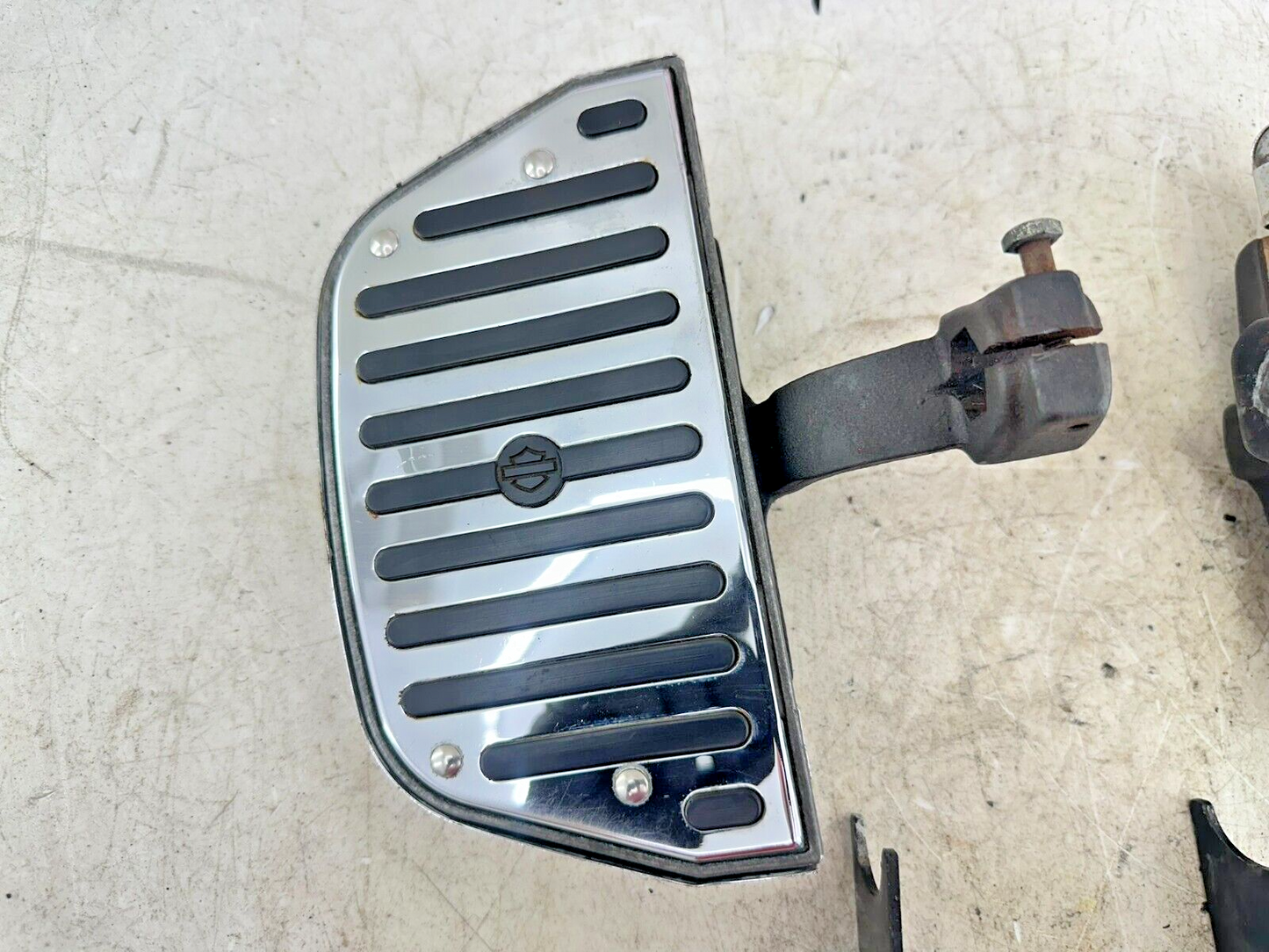 1995 HARLEY SOFTAIL OEM HD Passenger Floorboards Footrest W/ Hardware