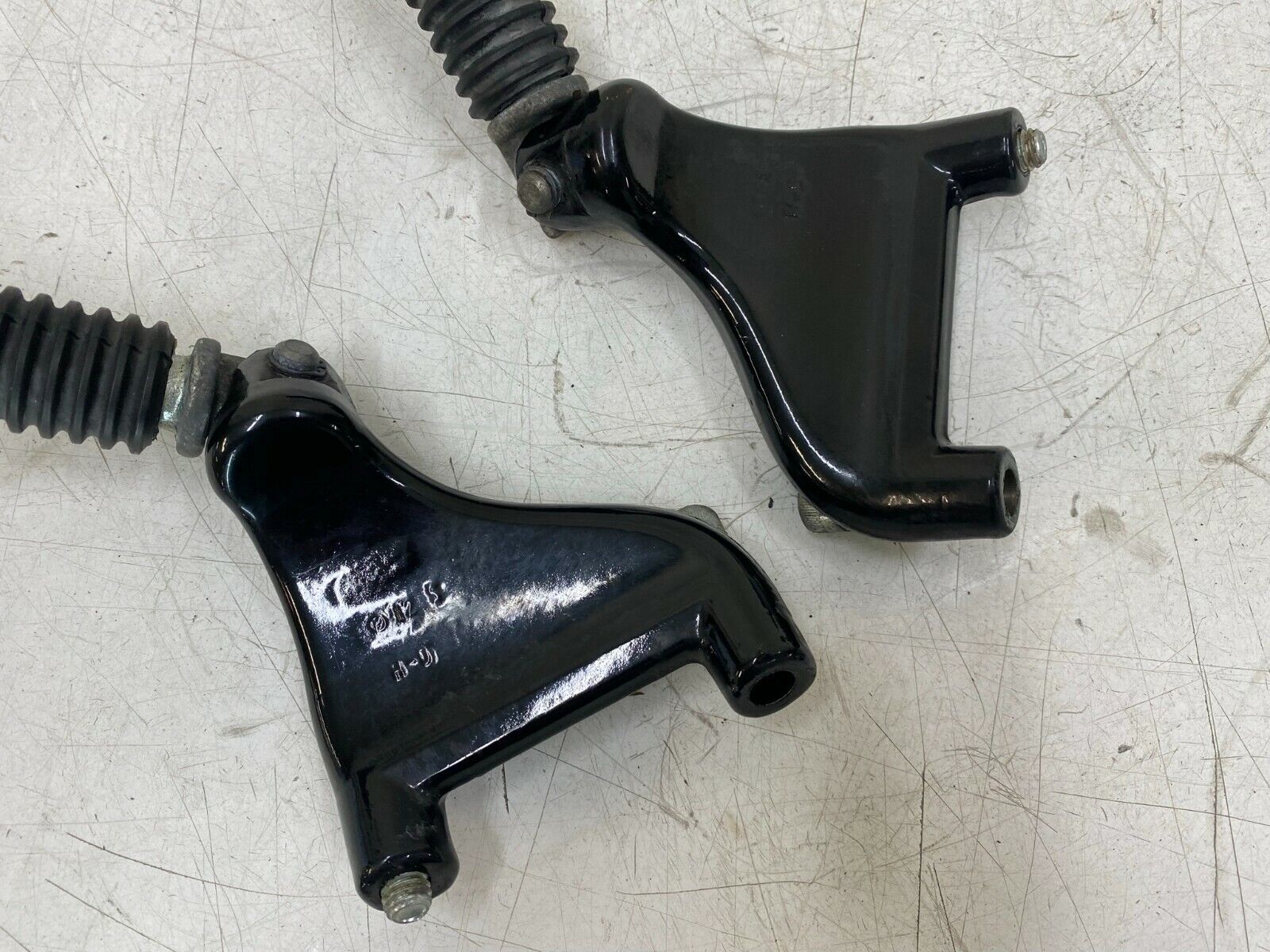 2006 HARLEY DAVIDSON SPORTSTER Passenger Foot Pegs w/ Mounting Brackets