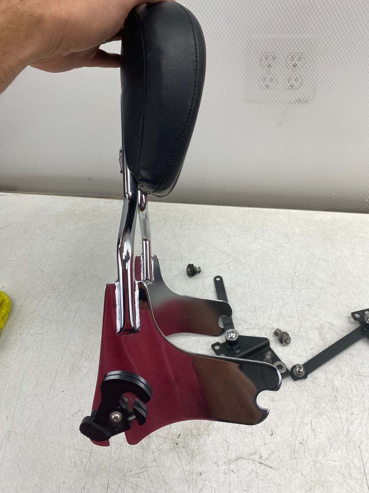 1998 HARLEY DAVIDSON FLH ROADKING QUICK RELEASE PASSENGER BACKREST SISSYBAR
