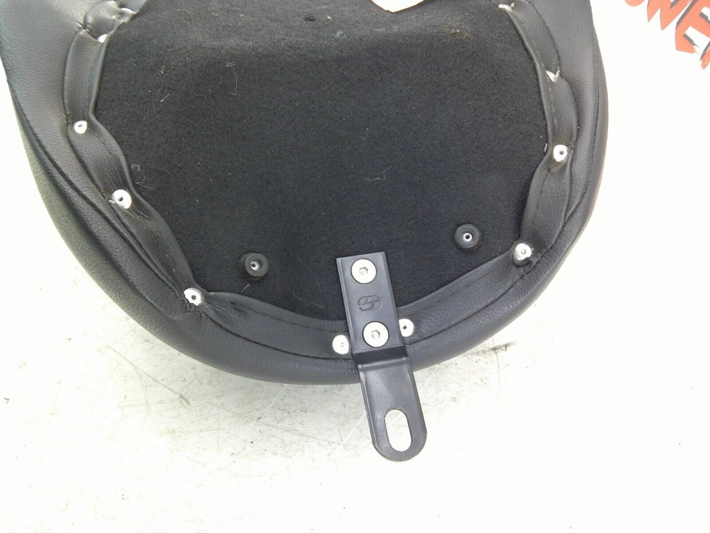 2006 up HARLEY DAVIDSON DYNA Saddlemen Solo Seat Saddle 806-04-0021