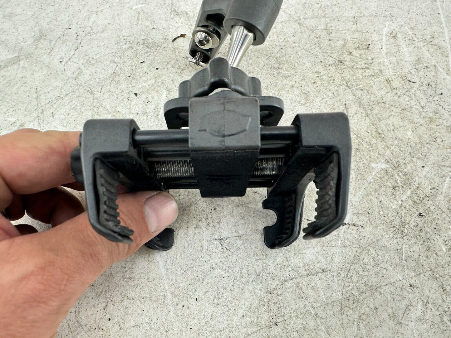 2004 Honda Goldwing GL1800 Kuryakyn Cell Phone Holder